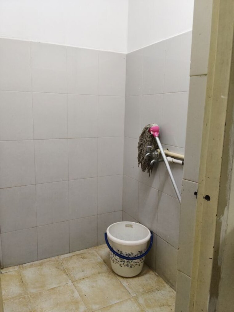Bathroom, krishna-galaxy-santacruz 1 RK 300 Sq.Ft. Apartment In Santacruz East Mumbai 10356641