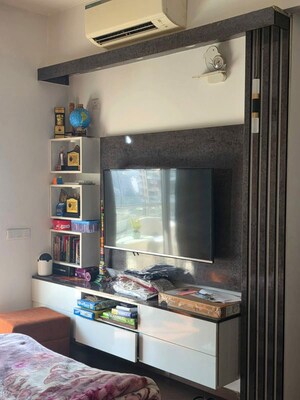 Furnished Amenities in 3.5 BHK Apartment at Paras Irene, Sector 70a – for Rent