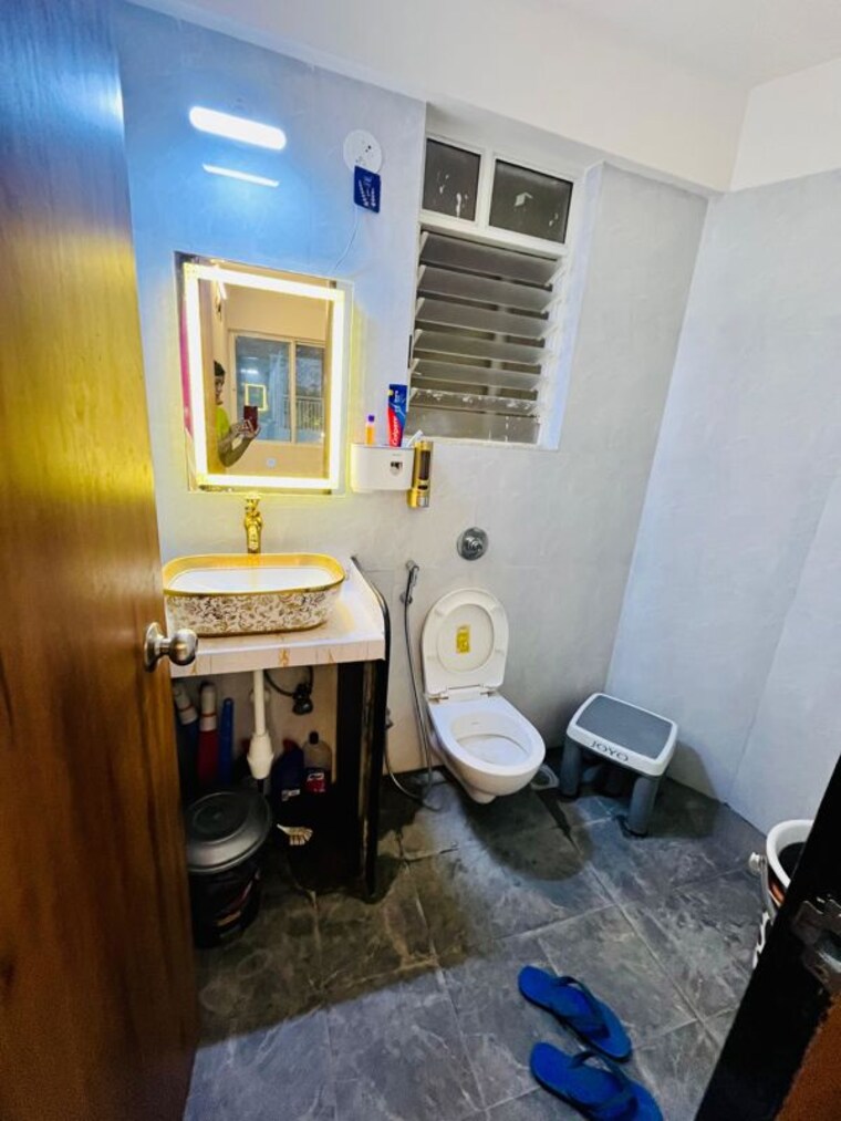 Bathroom, gagan-tisha 2 Bedroom 860 Sq.Ft. Apartment In Undri Pune 9019185
