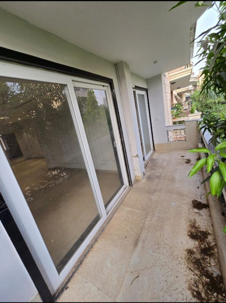 Balcony, ss-mayfield-gardens 3.5 Bedroom 270 Sq.Yd. Builder Floor In Sector 51 Gurgaon 10356652