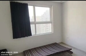 Room in 2 BHK Apartment at Rishita Manhattan, Gomti Nagar – for Rent
