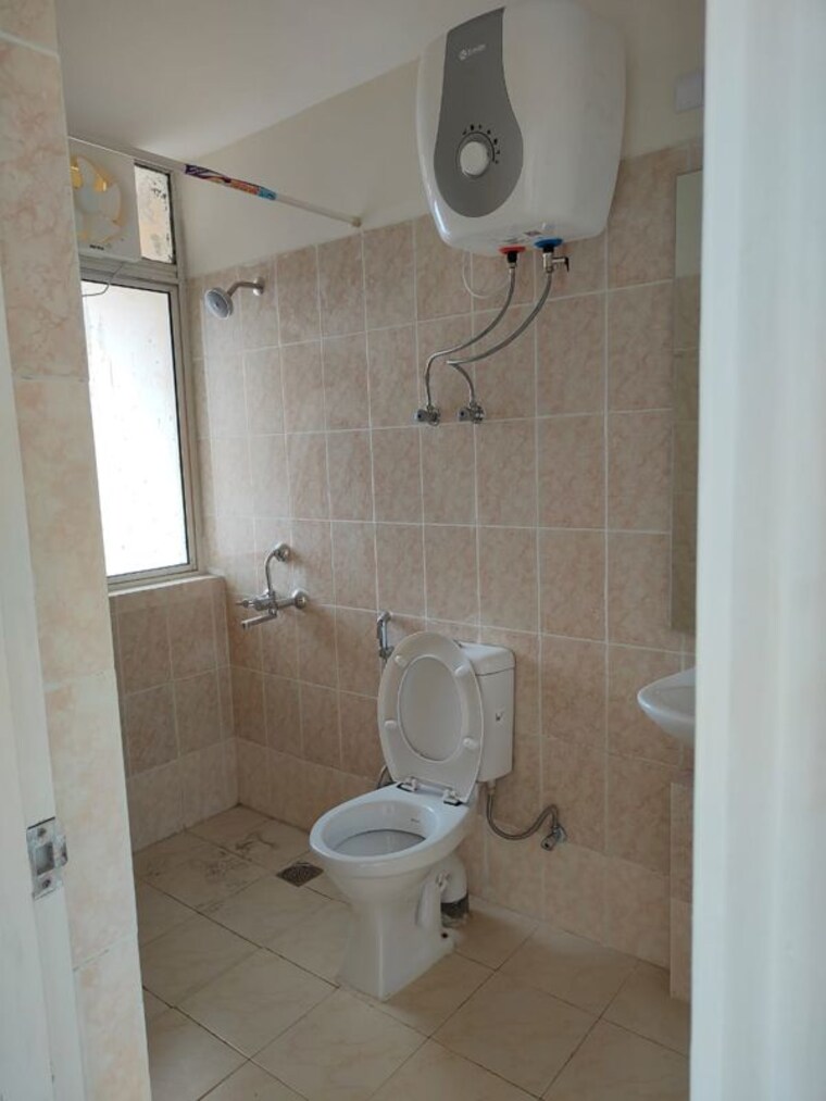 Bathroom, sare-club-terraces 3 Bedroom 1526 Sq.Ft. Apartment In Sector 92 Gurgaon 10356664