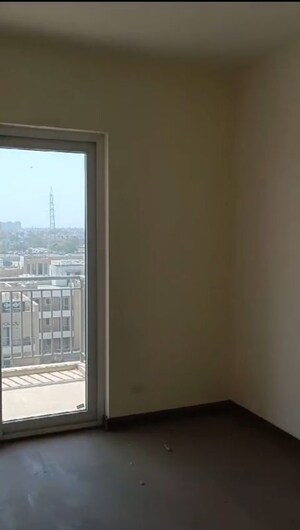 Room in 3 BHK Apartment at Puri Aanandvilas, Sector 81 – for Rent