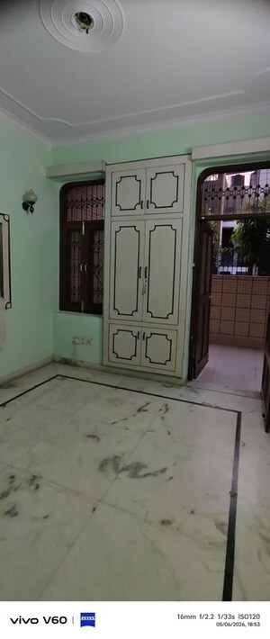 Room in 3 BHK Independent House at Sector 26 – for Rent
