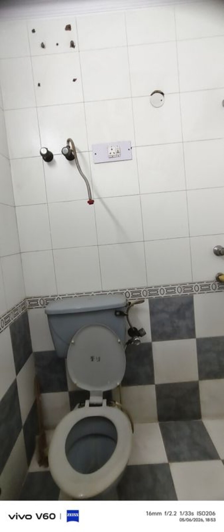 Bathroom, sector 26 3 Bedroom 162 Sq.Mt. Independent House In Sector 26 Noida 10356671