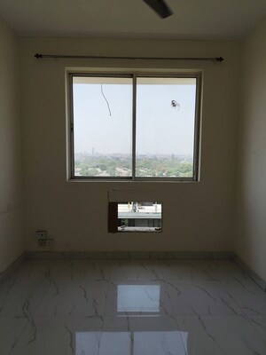 Room in 2 BHK Apartment at Unitech The Residences Gurgaon, Sector 33 – for Sale