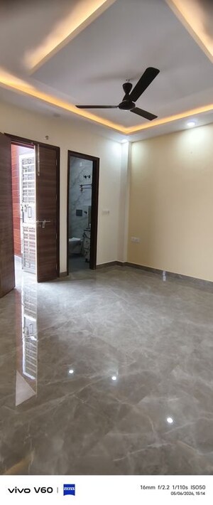 Room in 2 BHK Independent House at Sector 49 – for Rent