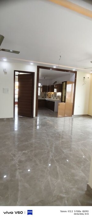 Room in 2 BHK Independent House at Sector 49 – for Rent