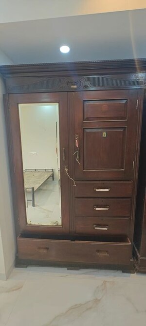 Furnished Amenities in 1 BHK Apartment at Ashirwad CHS Dadar East, Dadar East – for Rent