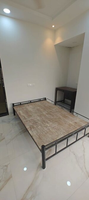 Room in 1 BHK Apartment at Ashirwad CHS Dadar East, Dadar East – for Rent