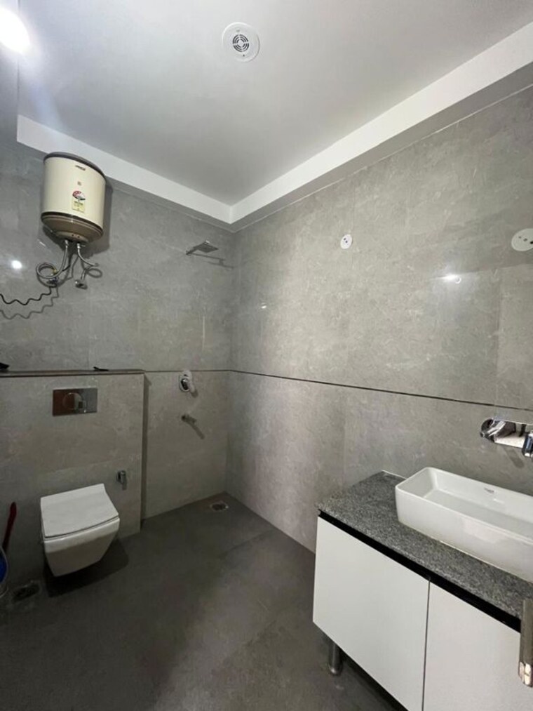 Bathroom, sector 84 4 Bedroom 2650 Sq.Ft. Builder Floor In Sector 84 Gurgaon 10356653
