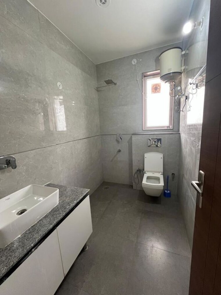 Bathroom, sector 84 4 Bedroom 2650 Sq.Ft. Builder Floor In Sector 84 Gurgaon 10356653