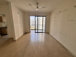 Room in 2 BHK Apartment at Godrej Oasis, Sector 88a – for Rent