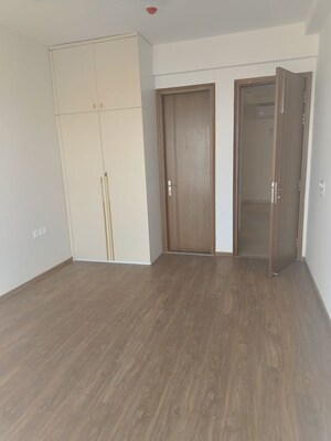 Room in 2.5 BHK Apartment at The Center Court, Sector 88a – for Rent