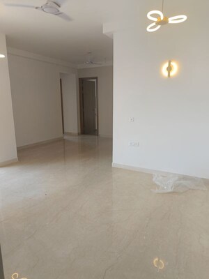 Room in 2.5 BHK Apartment at The Center Court, Sector 88a – for Rent