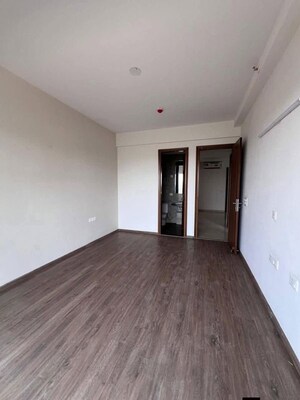 Room in 2.5 BHK Apartment at The Center Court, Sector 88a – for Rent