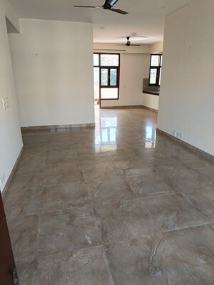 Room in 3.5 BHK Apartment at Atlantis CGHS, Sector 47 – for Rent