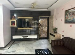 2 BHK + Pooja Room,Servant Room,Study Room,Basement Apartment For Sale in Maheshwari Niketan Apartment