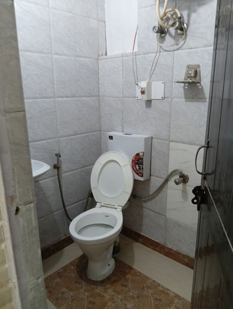 Bathroom, jawahar nagar 1 RK 300 Sq.Ft. Apartment In Jawahar Nagar Delhi 10356760