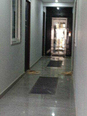 Building Lobby in 1 RK Builder Floor at Katwaria Sarai – for Rent