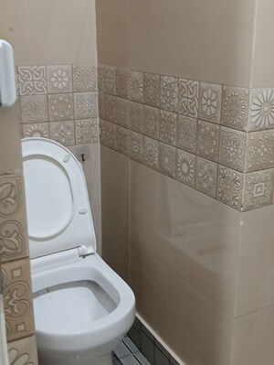 Bathroom in 1 RK Builder Floor at Katwaria Sarai – for Rent