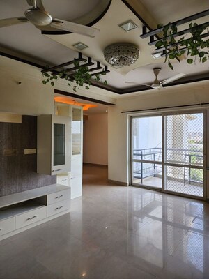 Room in 3.5 BHK Apartment at Puri Aanandvilas, Sector 81 – for Sale