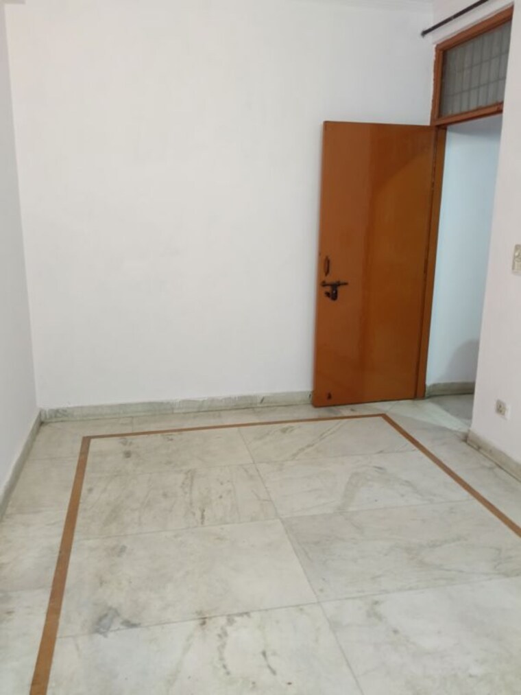 Room, malviya nagar 2 Bedroom 70 Sq.Yd. Builder Floor In Malviya Nagar Delhi 10356854