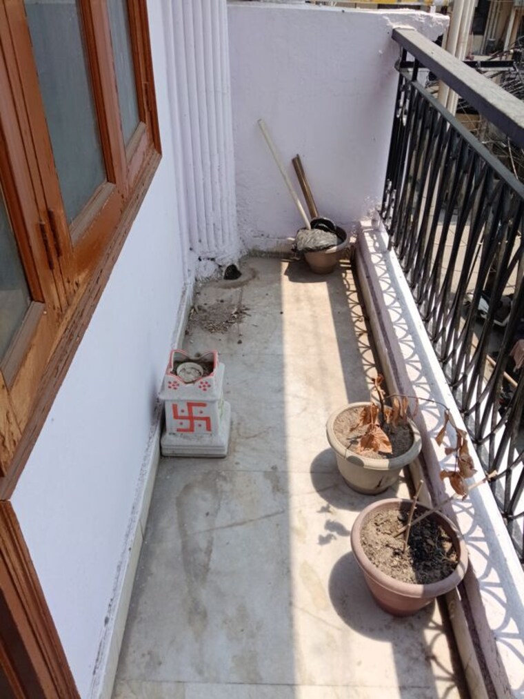 Balcony, malviya nagar 2 Bedroom 70 Sq.Yd. Builder Floor In Malviya Nagar Delhi 10356854