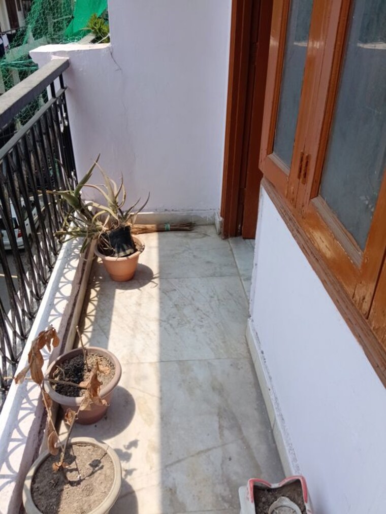 Balcony, malviya nagar 2 Bedroom 70 Sq.Yd. Builder Floor In Malviya Nagar Delhi 10356854