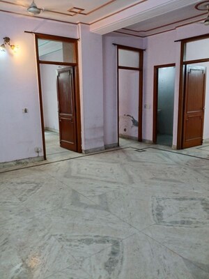 Room in 3 BHK Builder Floor at Malviya Nagar – for Rent