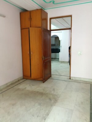 Room in 3 BHK Builder Floor at Malviya Nagar – for Rent
