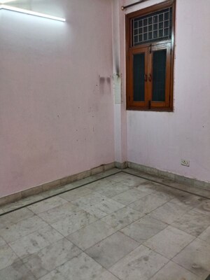 Room in 3 BHK Builder Floor at Malviya Nagar – for Rent