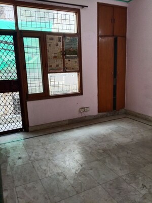 Room in 3 BHK Builder Floor at Malviya Nagar – for Rent