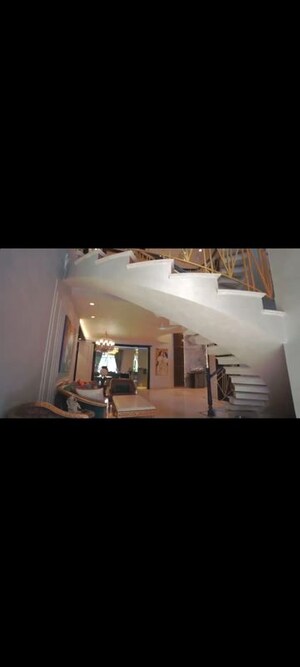 Bedroom in 6+ BHK Villa at Civil Lines – for Sale