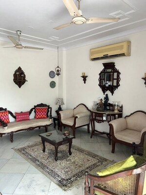 Master Bedroom in 3 BHK Builder Floor at Chittaranjan Park – for Sale