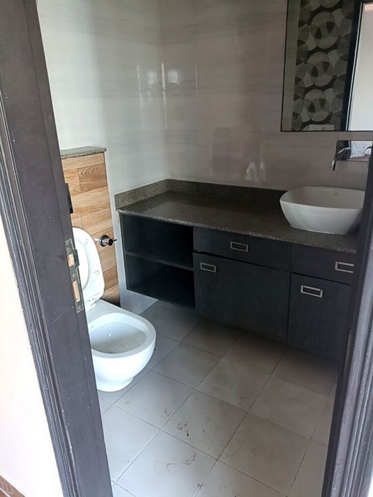 Washroom, s-s-southend 4 Bedroom 2750 Sq.Ft. Apartment In Sector 49 Gurgaon 10356913