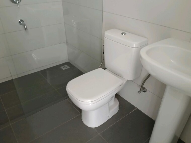 Bathroom, panchshil-yoopune 4 Bedroom 5350 Sq.Ft. Apartment In Hadapsar Pune 10356867