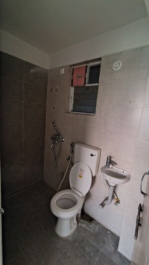 Bathroom in 2 BHK Apartment at Civil Lines – for Rent