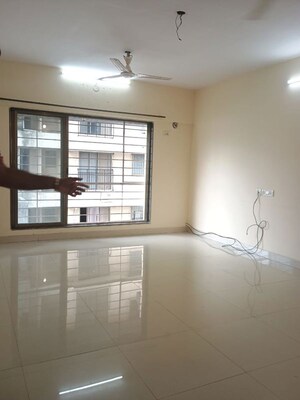 Room in  Office Space at Turf Estate, Worli – for Rent