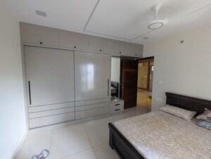 Room in 3.5 BHK Apartment at Sumadhura Horizon, Kondapur – for Rent