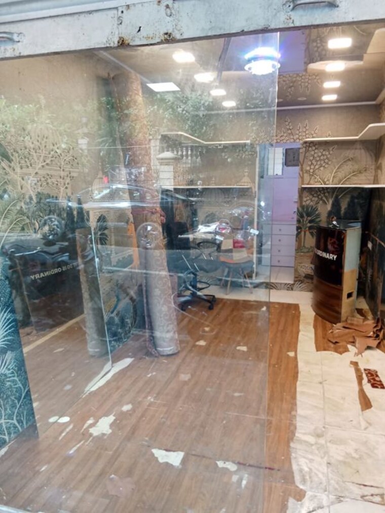 Gym, rangoli-time-complex Commercial Office Space 1000 Sq.Ft. In Dadar East Mumbai 10356925