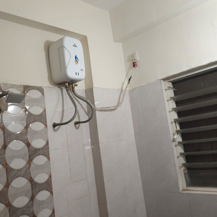 Attached Bathroom, kharadi 1 Bedroom 500 Sq.Ft. Apartment In Kharadi Pune 10356945