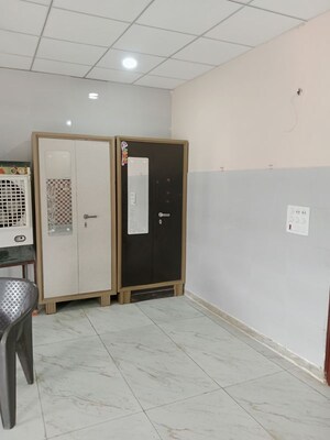 Room in 6+ BHK Independent House at Model Town – for Sale