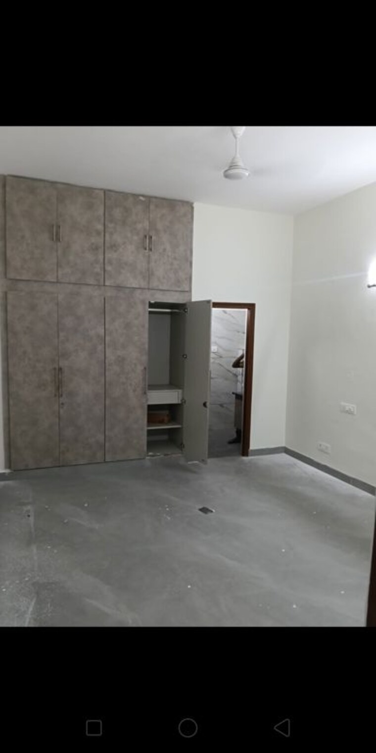 Room, sector 33 6 Bedroom 4500 Sq.Ft. Independent House In Sector 33 Chandigarh 10356961