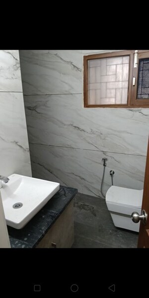 Bathroom in 6 BHK Independent House at Sector 33 – for Rent