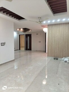 3 BHK + Pooja Room,Servant Room,Study Room,Extra Room,Basement,Store Room Builder Floor For Sale in Smart World Orchard