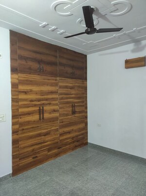 Room in 3 BHK Villa at Sector 9 – for Rent