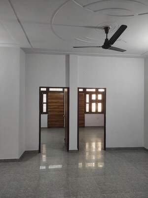 Room in 3 BHK Villa at Sector 9 – for Rent