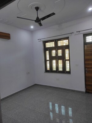 Room in 3 BHK Villa at Sector 9 – for Rent