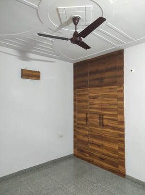 Room in 3 BHK Villa at Sector 9 – for Rent
